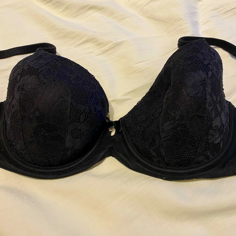 Victoria’s Secret lace bra, size 36D